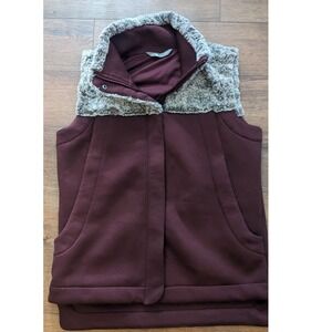 The North Face Burgundy Faux‎ Fur Collar Fleece Vest Womens M